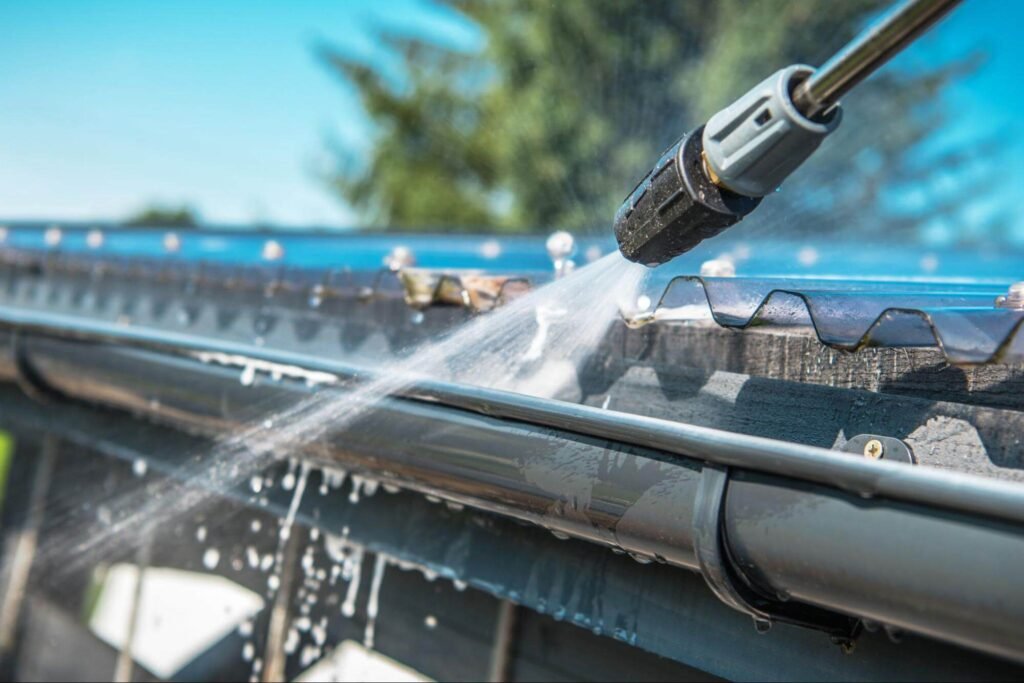 #1 Burnaby Gutter Cleaning Services | Gutter Cleaning Burnaby - Elite Flow Gutters